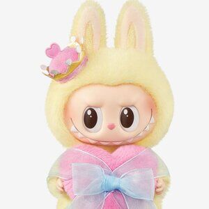 PopMart Let's Checkmate Queen Labubu